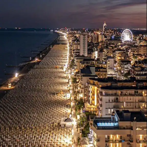 Jesolo di notte dall'alto